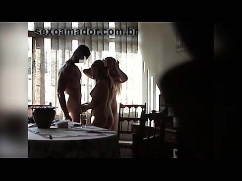 ❤️ Sex-Freunde laden einen riesigen Mann und einen Dreier mit ihm ein ☑ Fucking video bei uns de.mycomicsxxx.ru