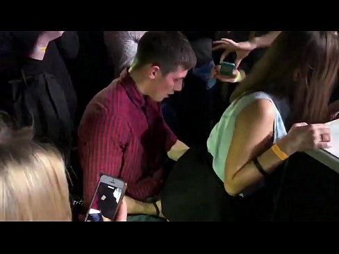 ❤️ Echter Sex in einem russischen Nachtclub. 18-jährige russische Mädchen in den Anus und Vagina gefickt in einem Nachtclub ☑ Fucking video bei uns de.mycomicsxxx.ru